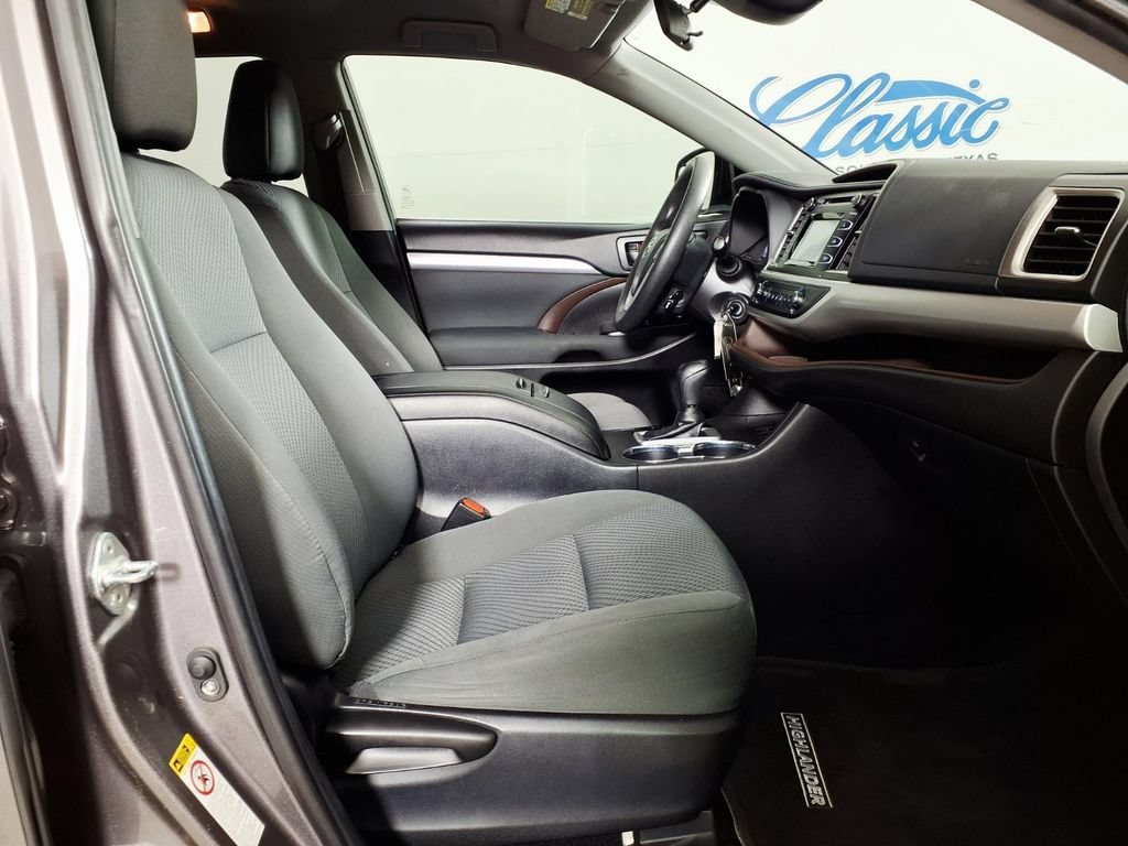 Used 2019 Predawn Gray Mi Toyota LE image 13