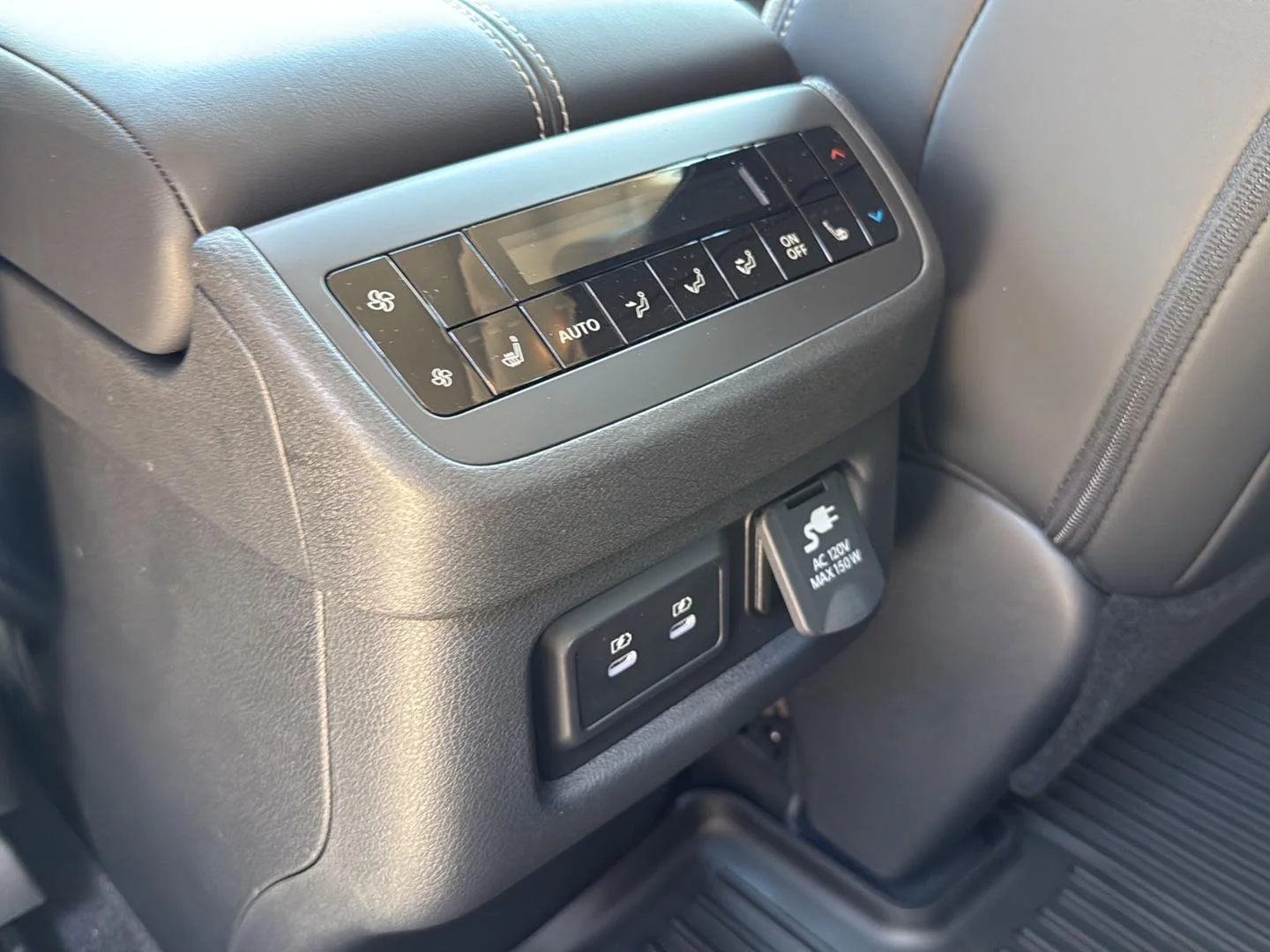 New 2026 Boulder Gray Pearl/Super Black Nissan Platinum image 5