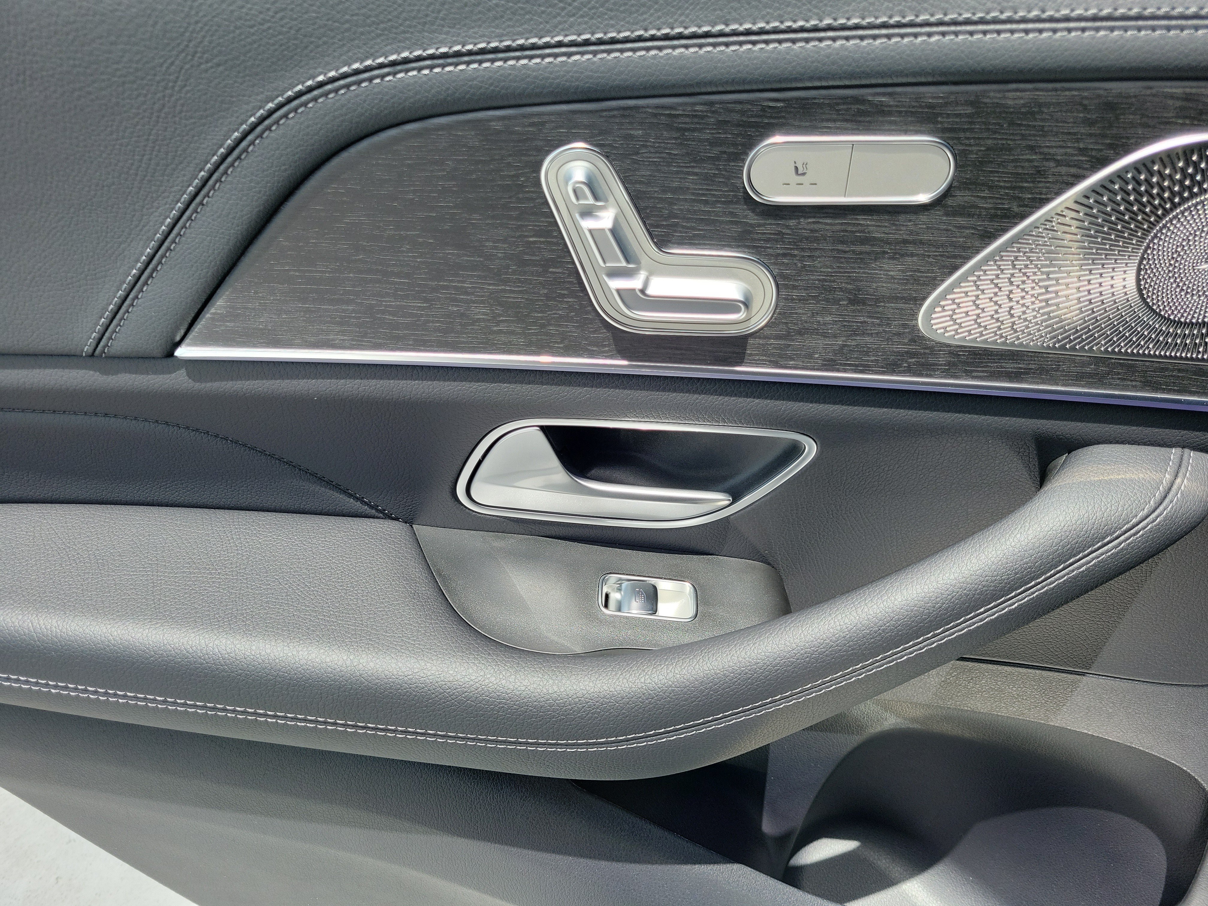 New 2026 MANUFAKTUR Alpine Grey Mercedes-Benz GLS 450 image 49
