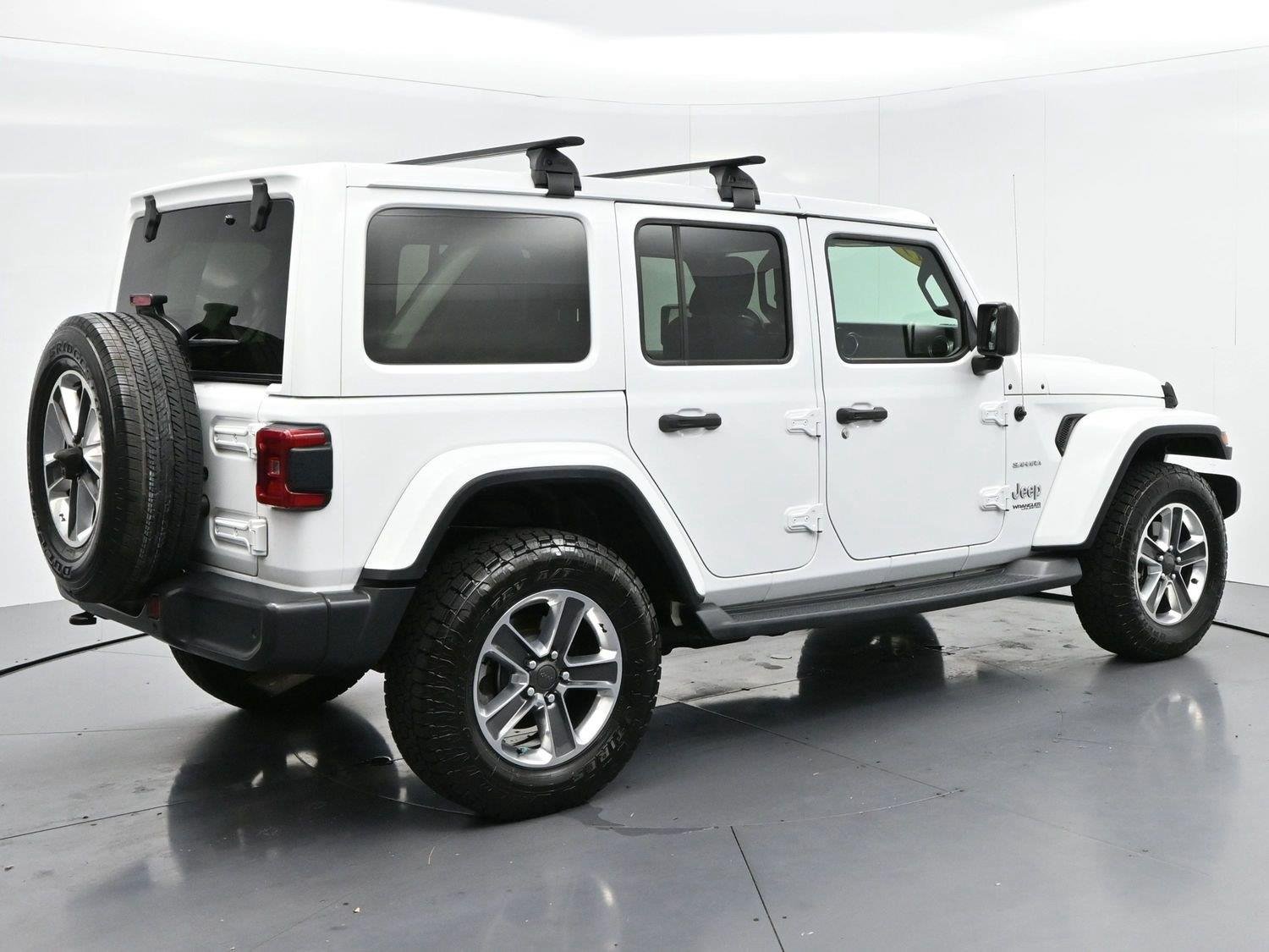 Used 2019 Bright White Clearcoat Jeep Sahara image 7