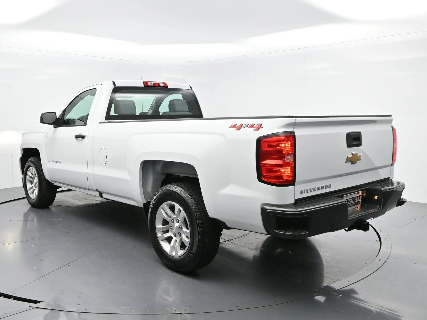 Used 2018 SUMMIT WHITE Chevrolet Work Truck image 5
