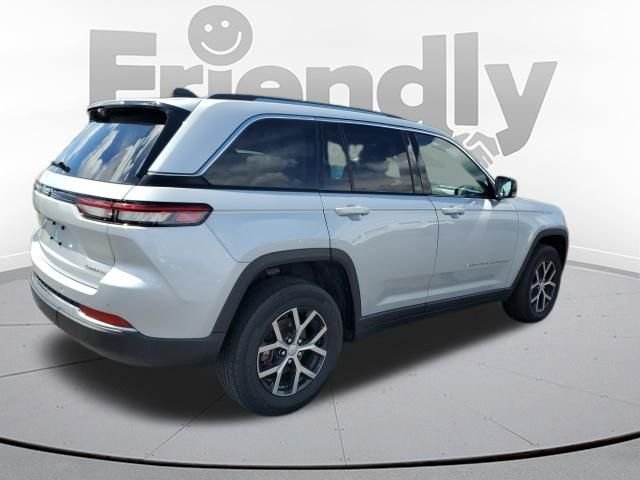 Used 2024 Silver Jeep Limited image 5