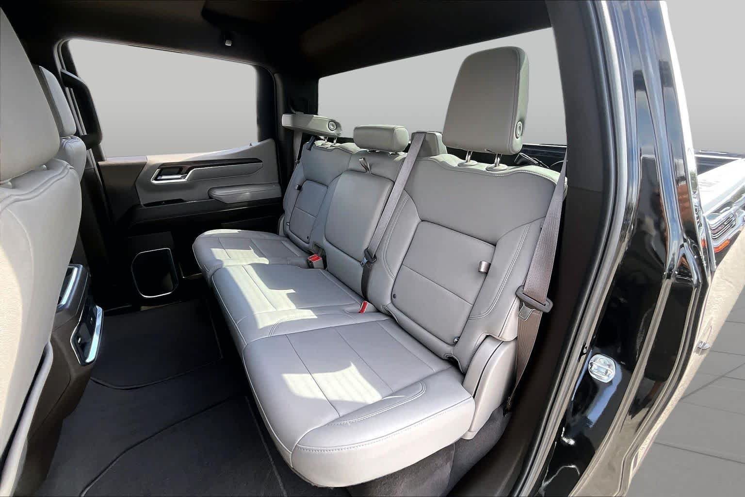 Used 2023 Onyx Black GMC SLT image 19