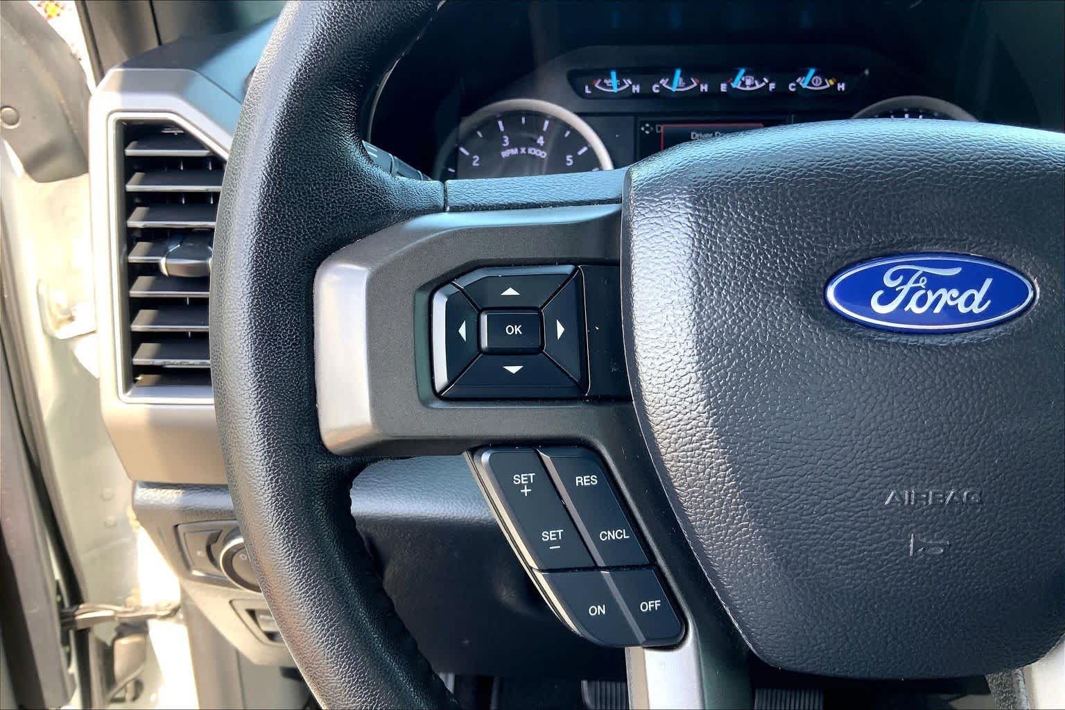 Used 2019 Oxford White Ford XLT image 22
