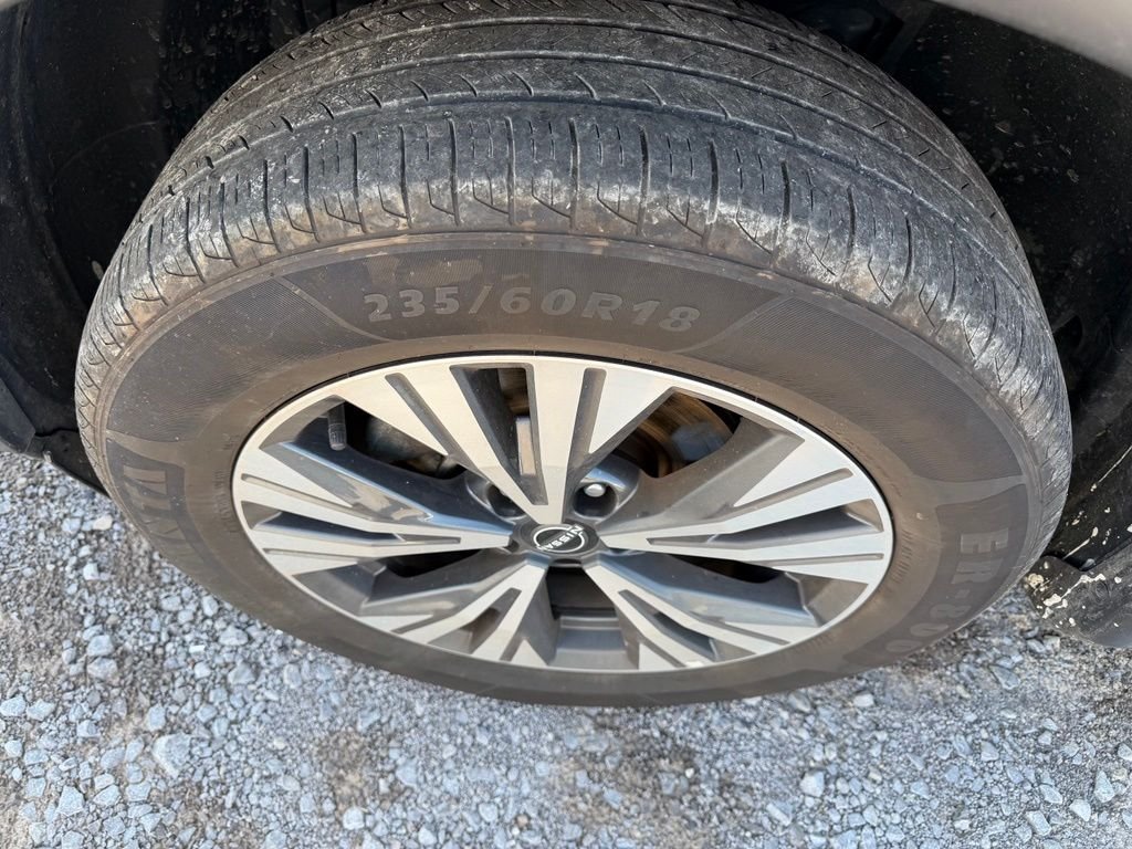 Used 2023 Gray Nissan SV image 6