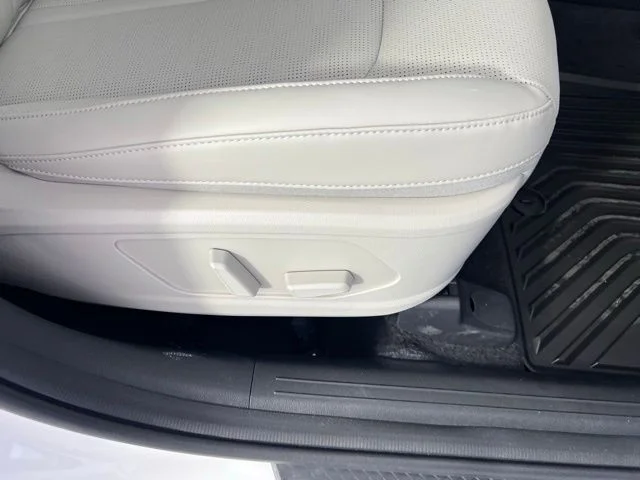 New 2026 White Kia EX image 40