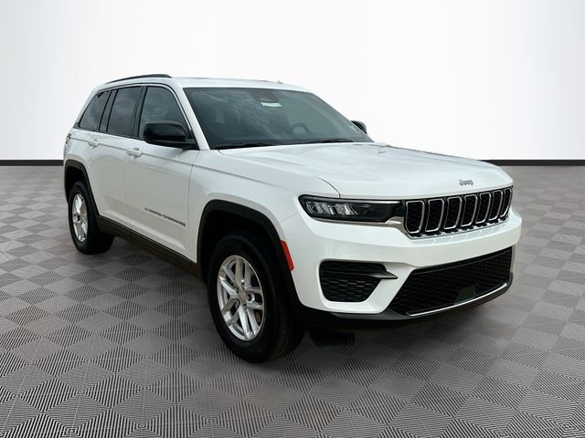 2026 Jeep Grand Cherokee Laredo X's photo