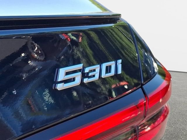 New 2027 Carbon Black Metallic BMW 530i xDrive image 21