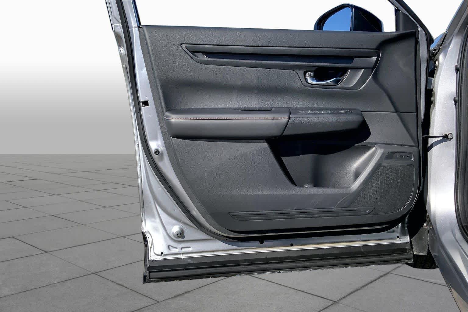 Used 2025 Solar Silver Metallic Honda Sport image 21