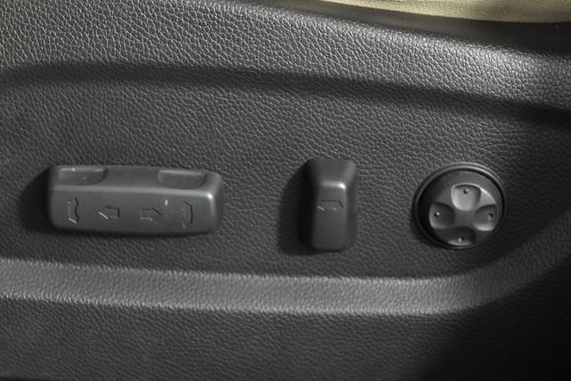 Used 2014 Red Hyundai GLS image 16