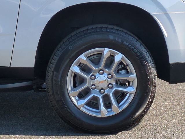 2026 Chevrolet Suburban LS - Photo 34