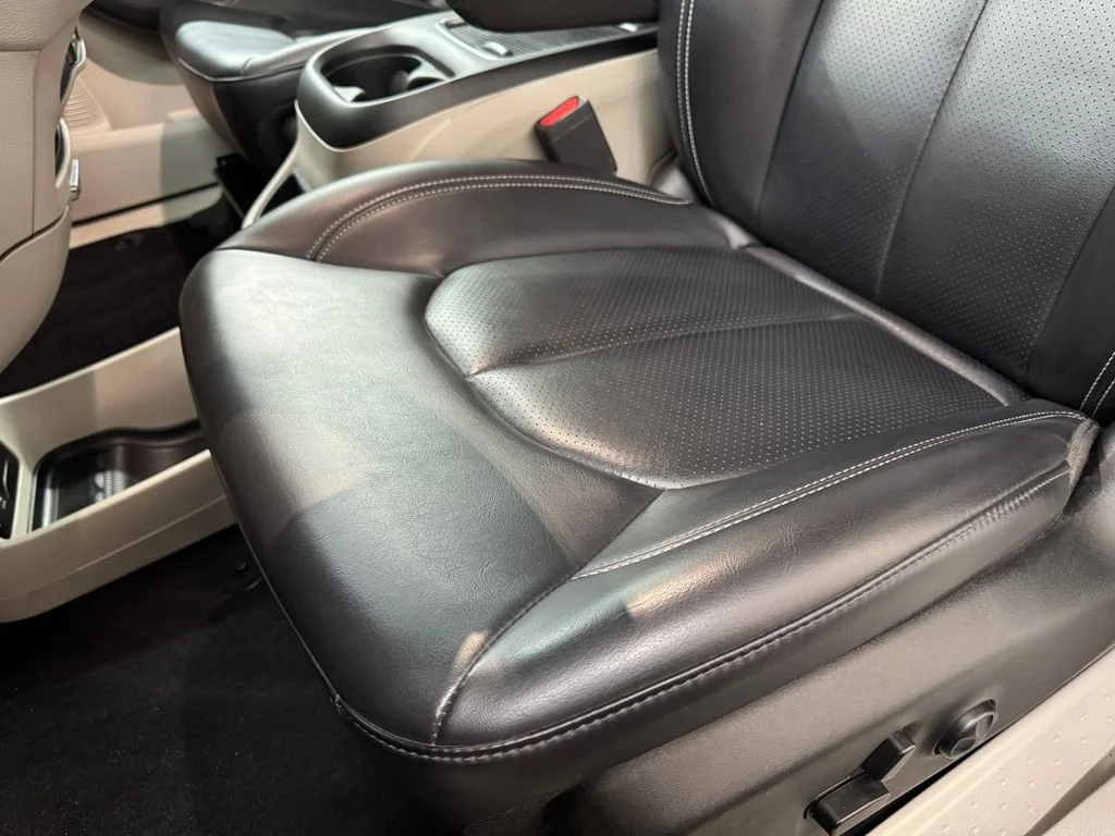 Used 2023 White Chrysler Touring L image 16