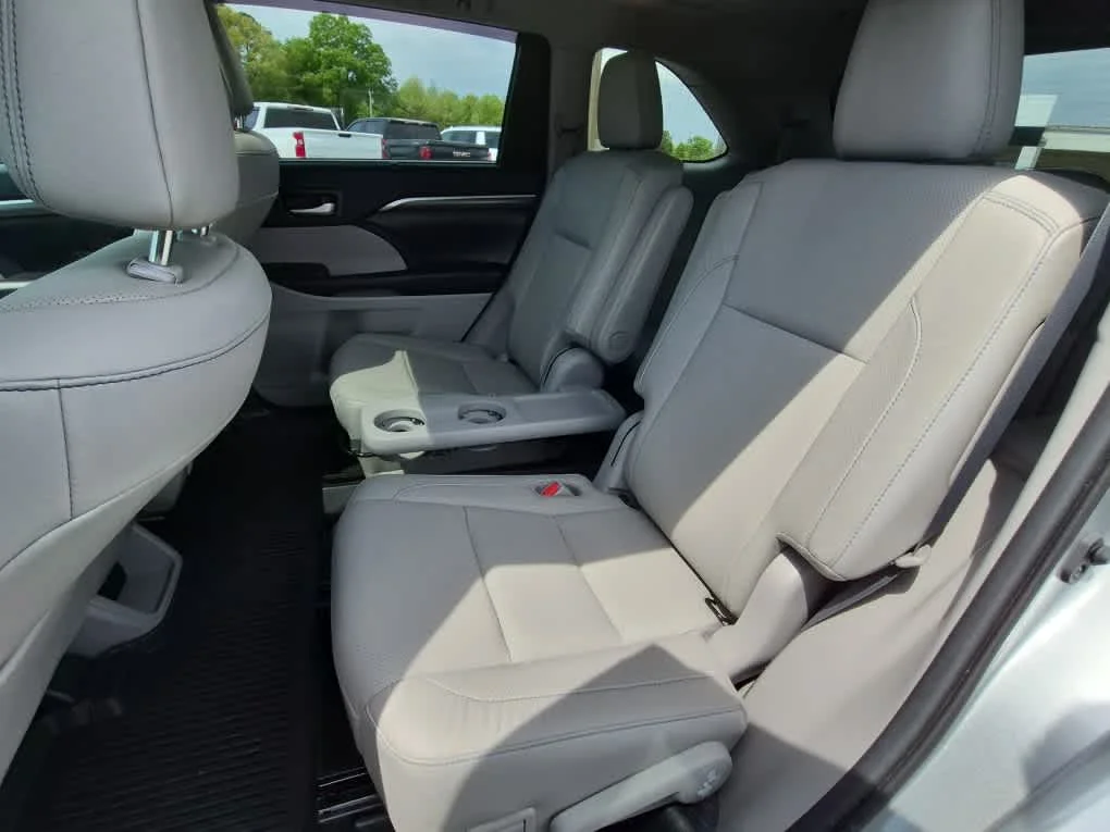 Used 2019 Celestial Silver Metallic Toyota Limited image 8