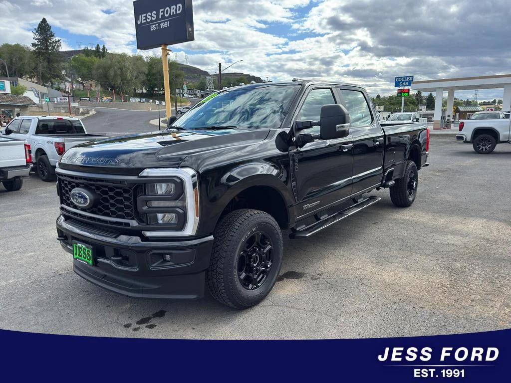 2026 Ford F-350 XL 4x4 Crew Cab 8' Box SRW's photo