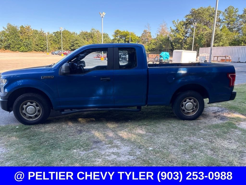 Used 2015  Ford XL image 4