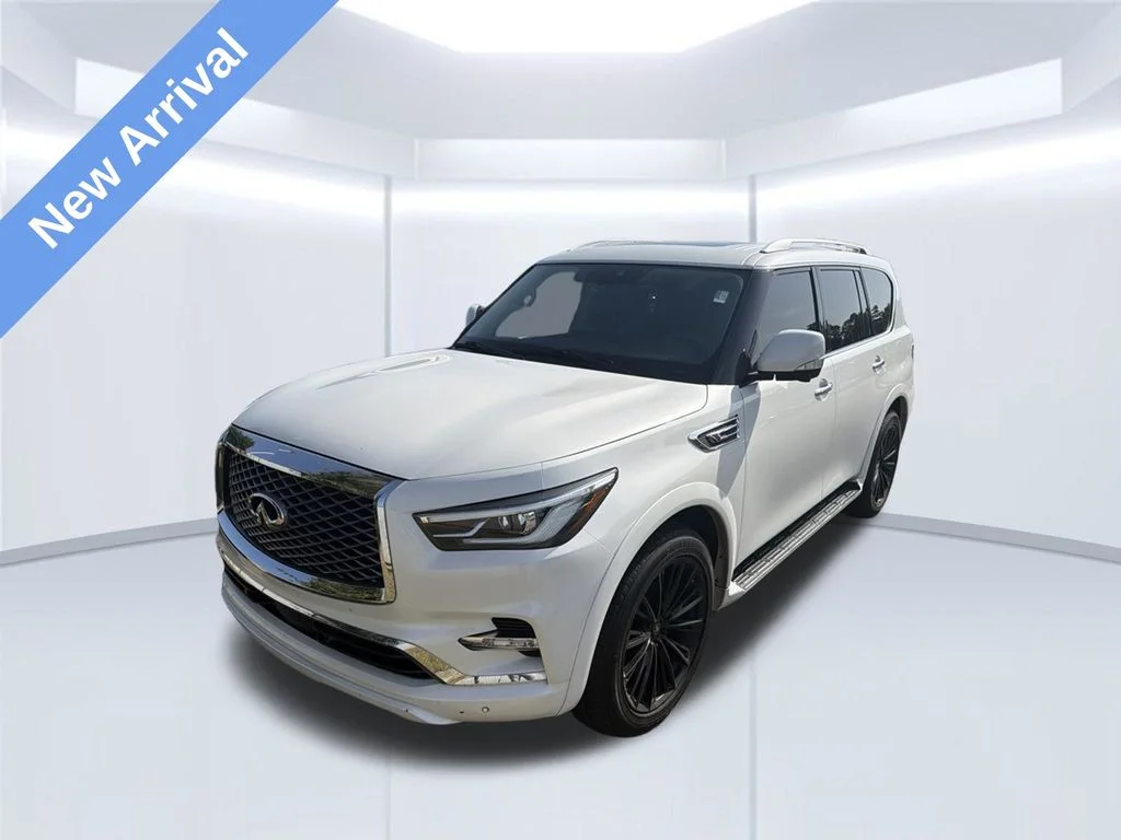 Used 2022 White INFINITI LUXE image 1