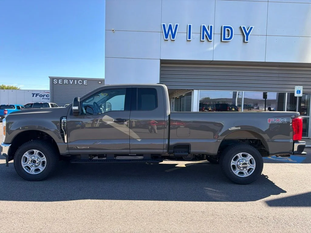 2026 Ford F-350 Super Duty XLT - Photo 9