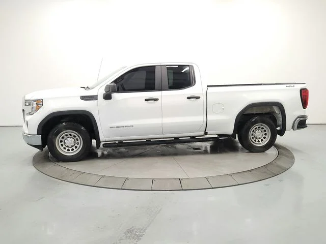 Used 2021 White GMC Base image 4