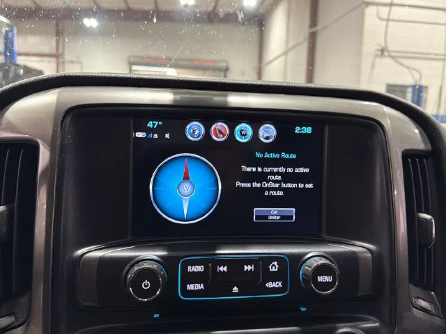 Used 2018 SUMMIT WHITE Chevrolet LT image 26