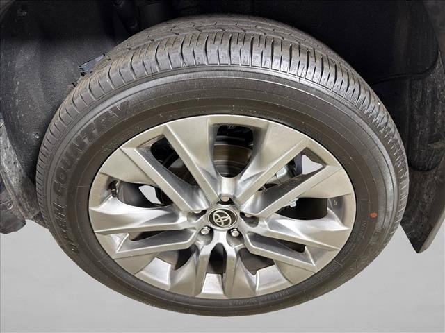 Certified Used 2025 WIND CHILL PEARL Toyota  image 21