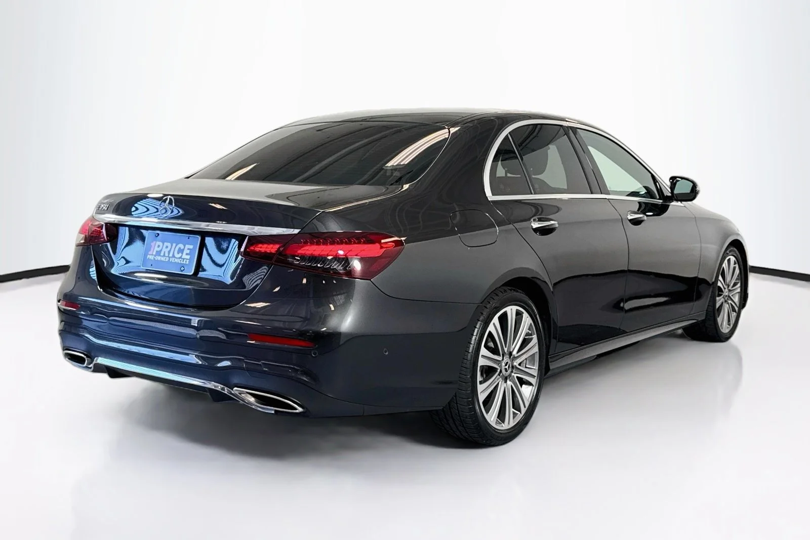 Used 2022 Graphite Grey Metallic Mercedes-Benz E 350 image 5