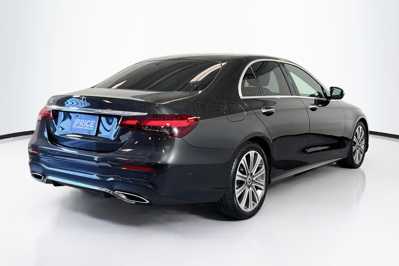 Used 2022 Graphite Grey Metallic Mercedes-Benz E 350 image 5