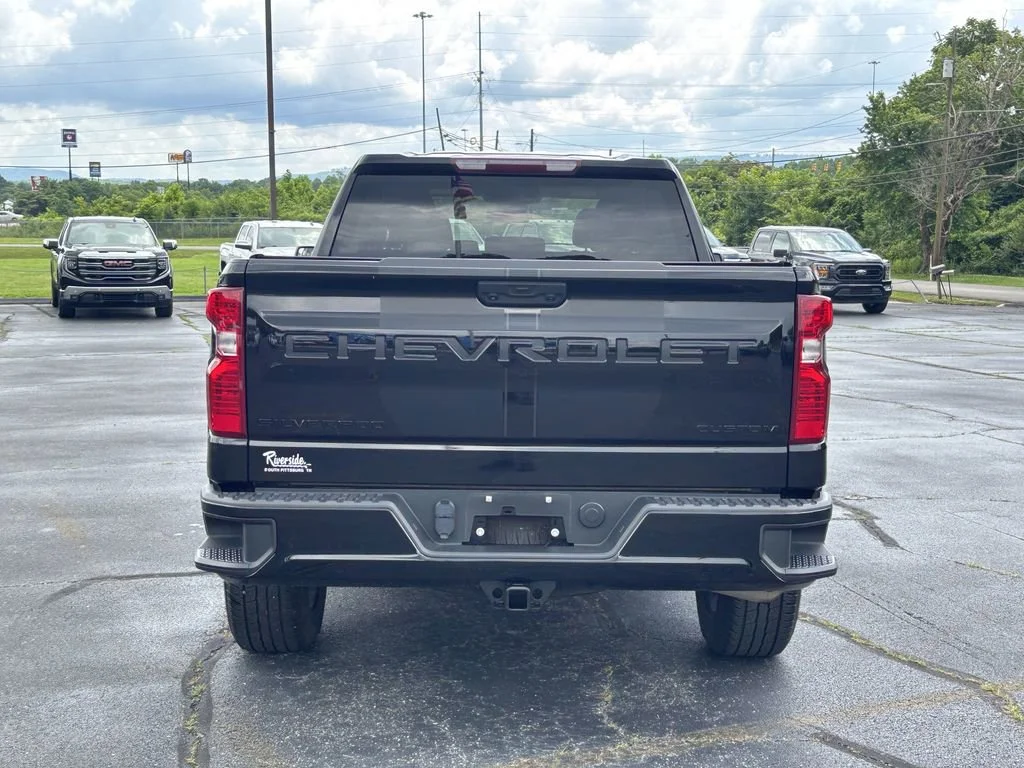 Used 2023 Black Chevrolet Custom image 7