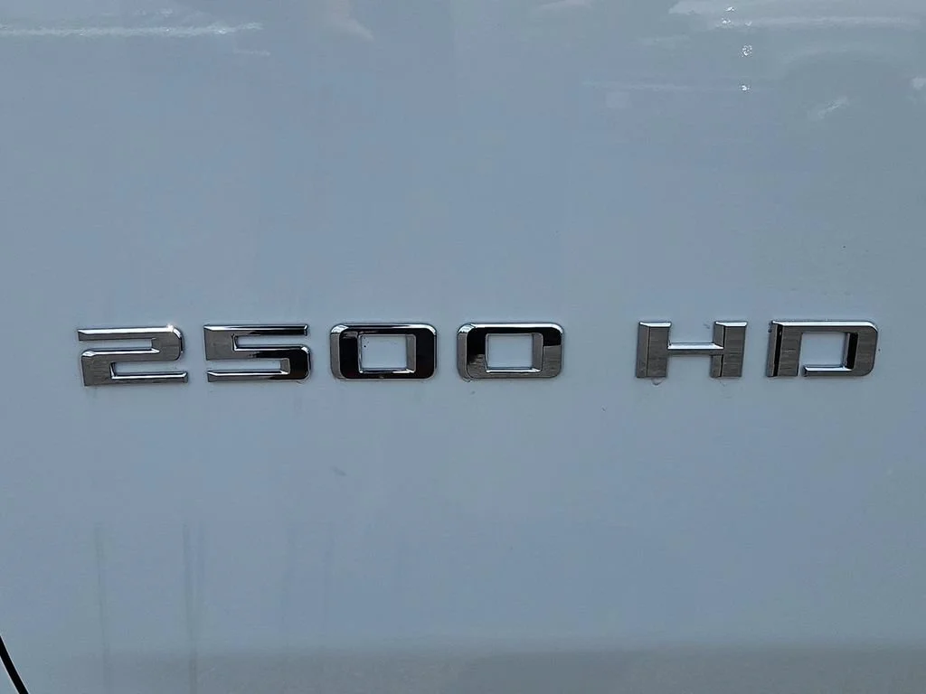 New 2026 Summit White Chevrolet WT image 12