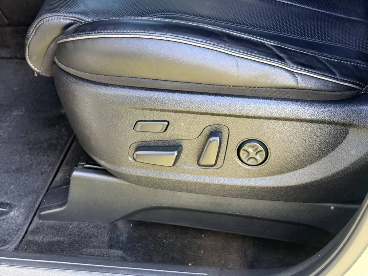 Used 2022 Silver Hyundai Calligraphy AWD 4dr SUV image 21