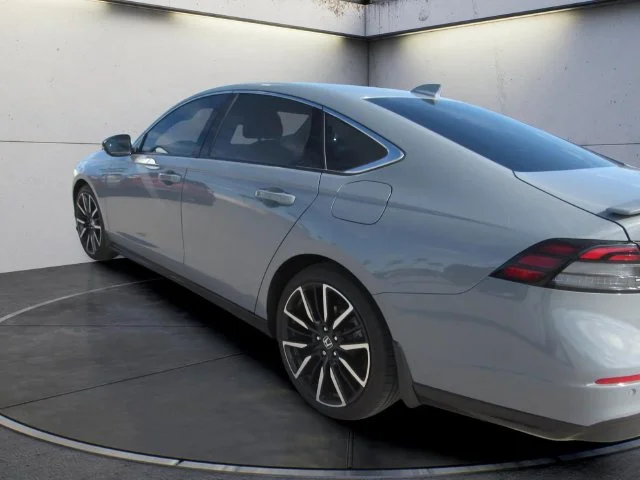 Certified Used 2024 Urban Gray Pearl Honda Touring image 4