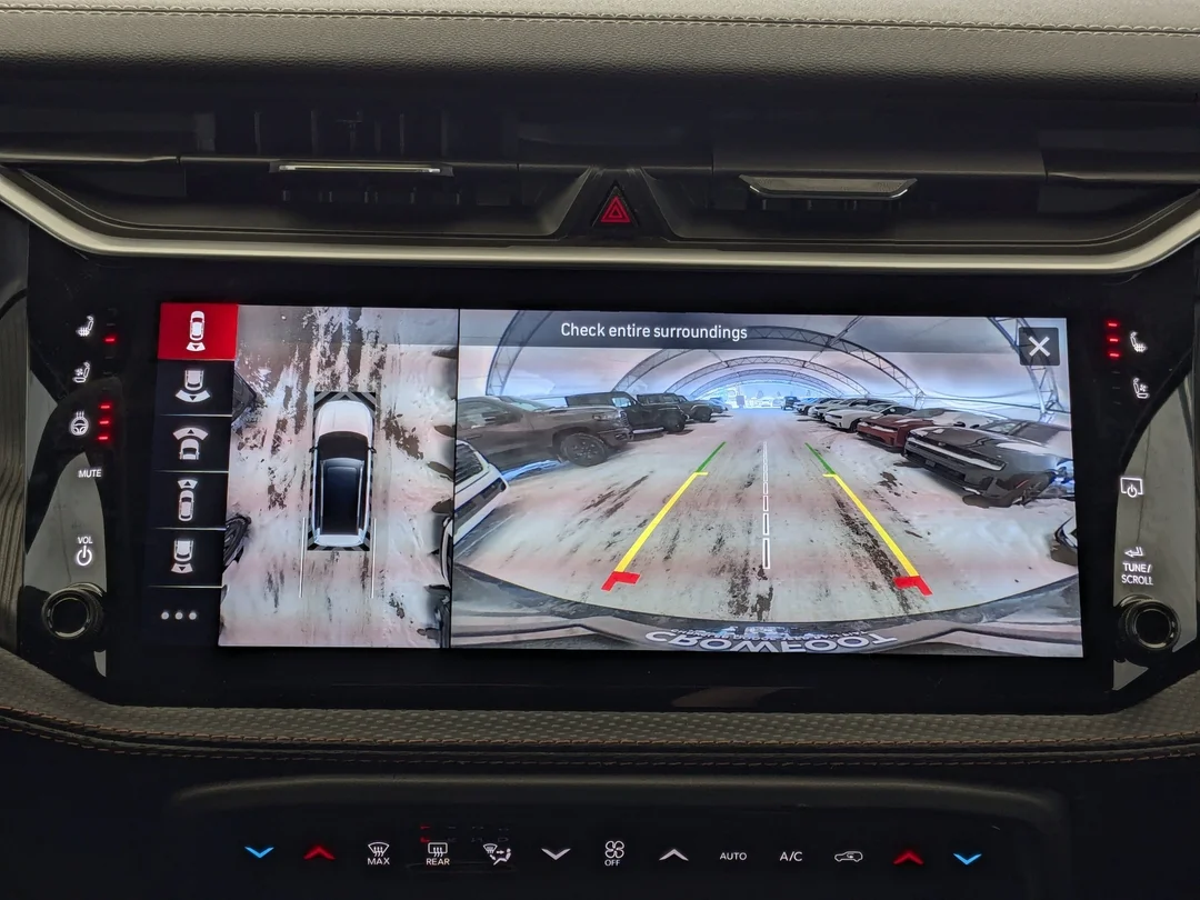 New 2026 Black Jeep Overland - - 4x4 - Surround View - Ventilated Seats - Remote Start & More! image 24