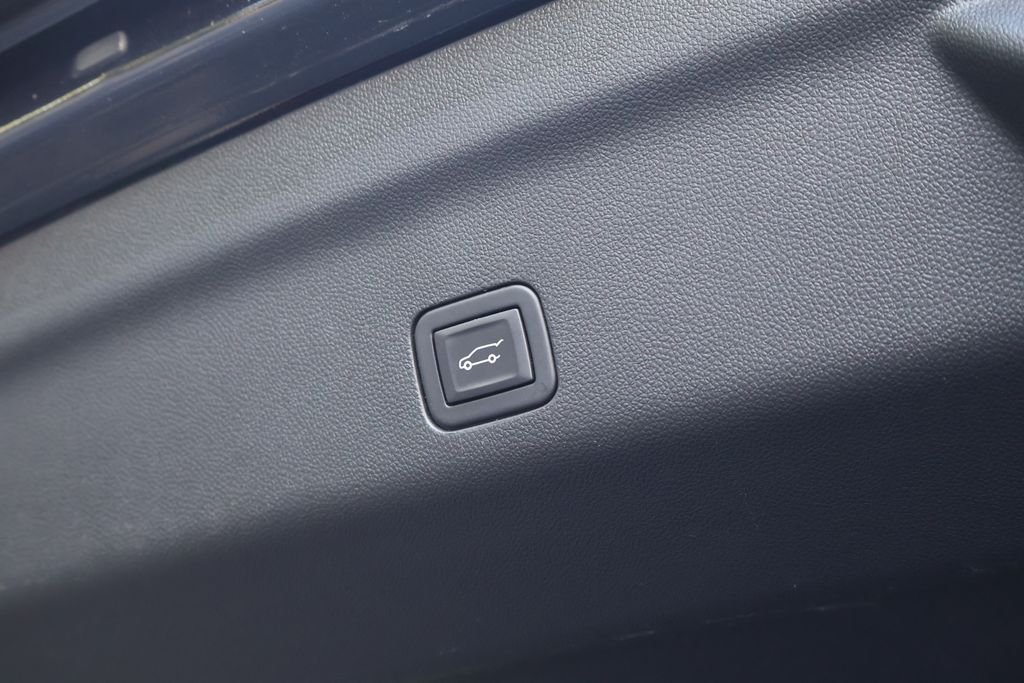 2024 GMC Yukon Denali Ultimate - Photo 55