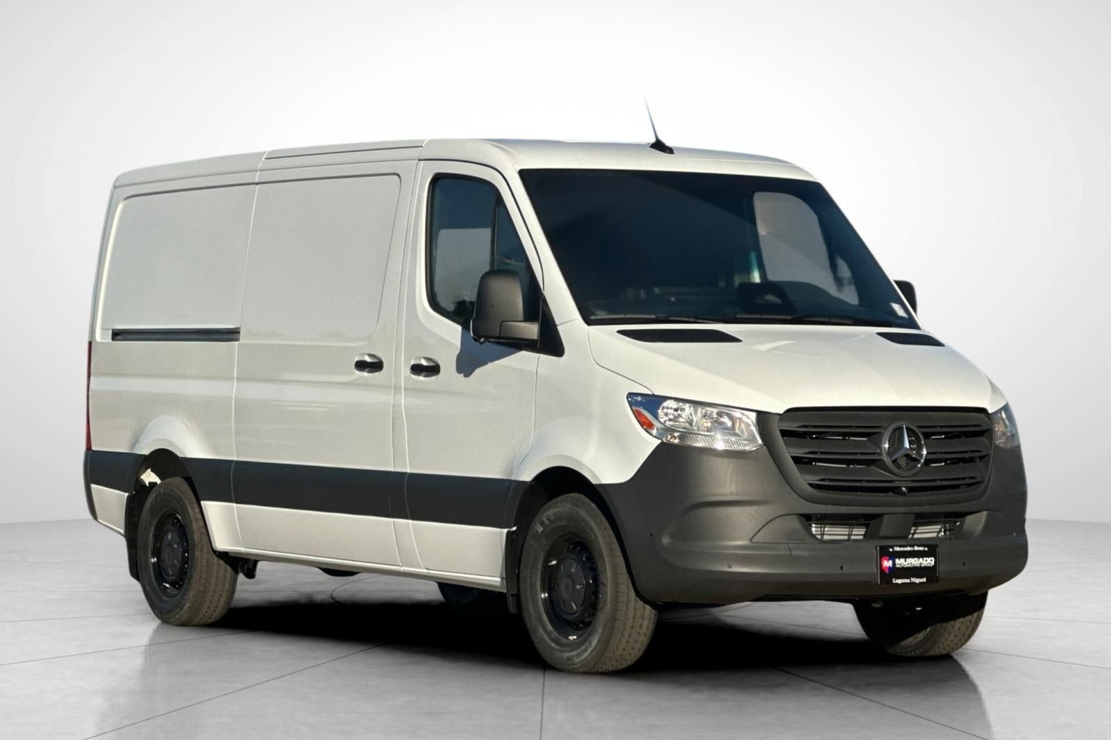 New 2026 Arctic+White Mercedes-Benz Cargo 144 WB image 25