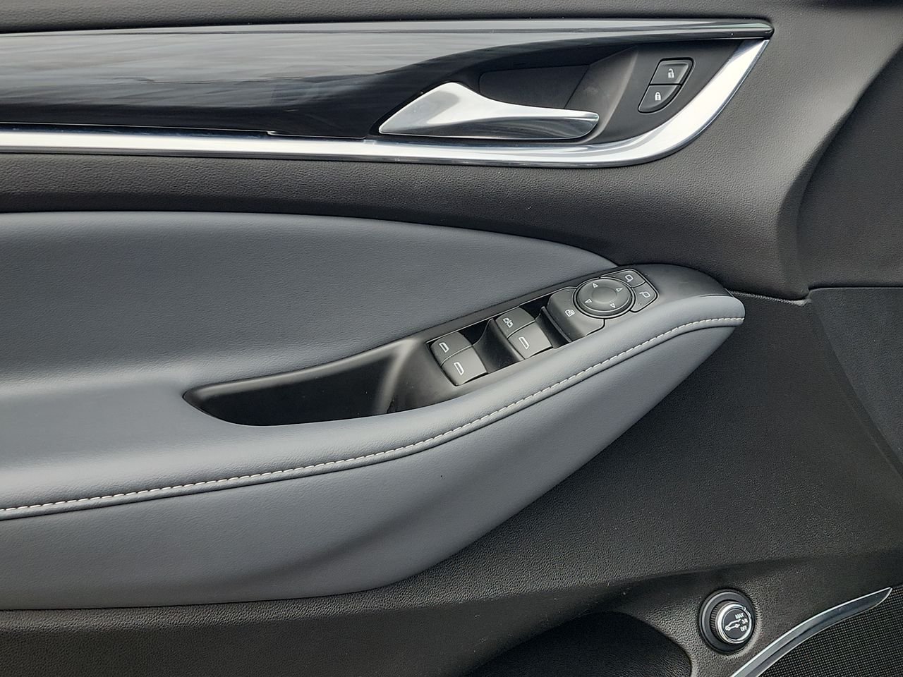 Used 2024 Black Buick Essence image 13