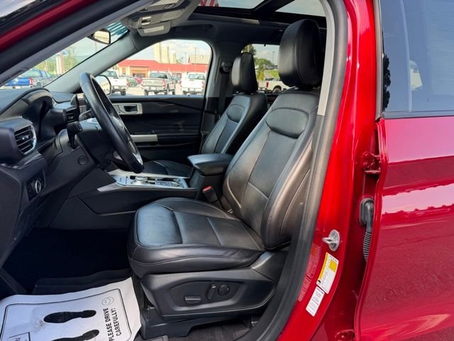 Certified Used 2023 Rapid Red Metallic Tinted Clearcoat Ford Limited image 12