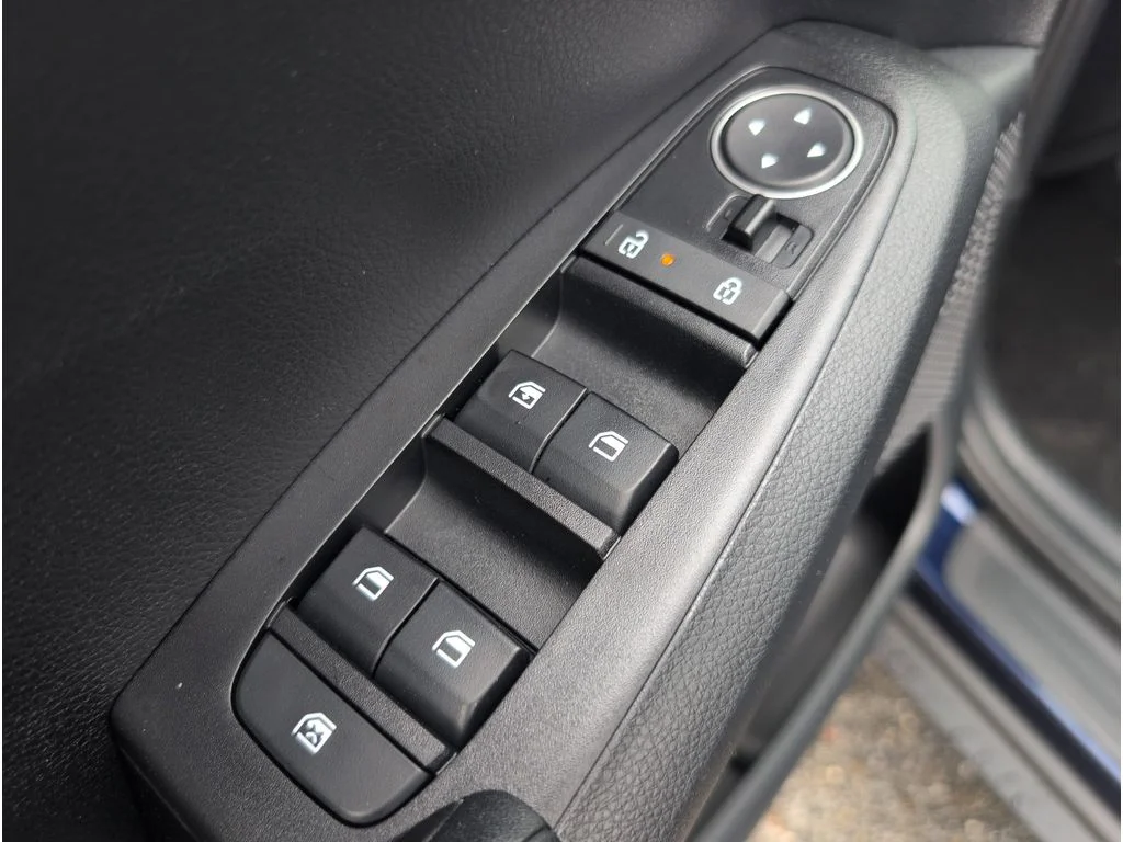 New 2026 Dark Ocean Blue Kia LX image 12
