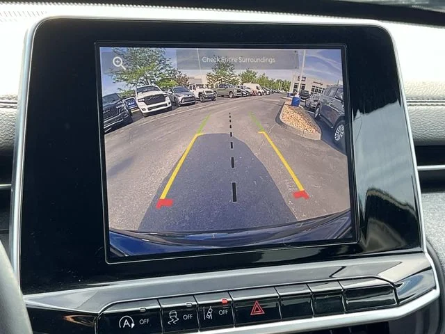 Used 2025 Black Jeep Latitude image 32