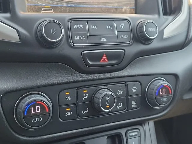 Used 2018 EBONY TWILIGHT METALLIC GMC SLE image 17