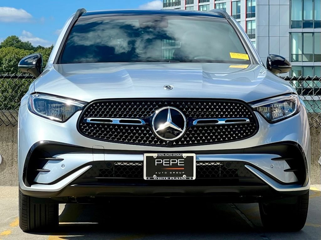 Certified Used 2026  Mercedes-Benz GLC 300 image 3