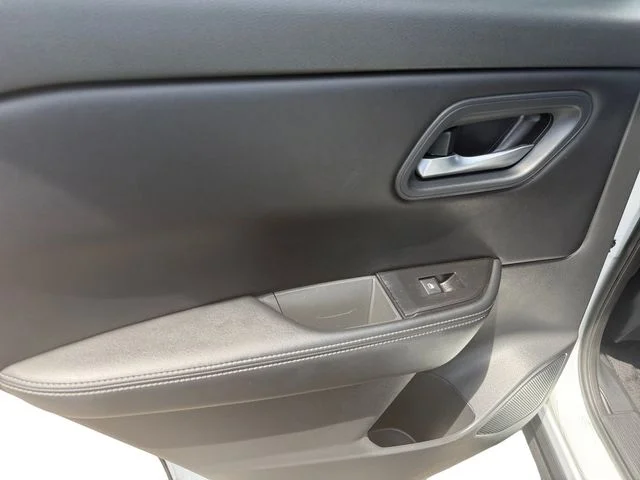 Used 2025 White Nissan SV image 11