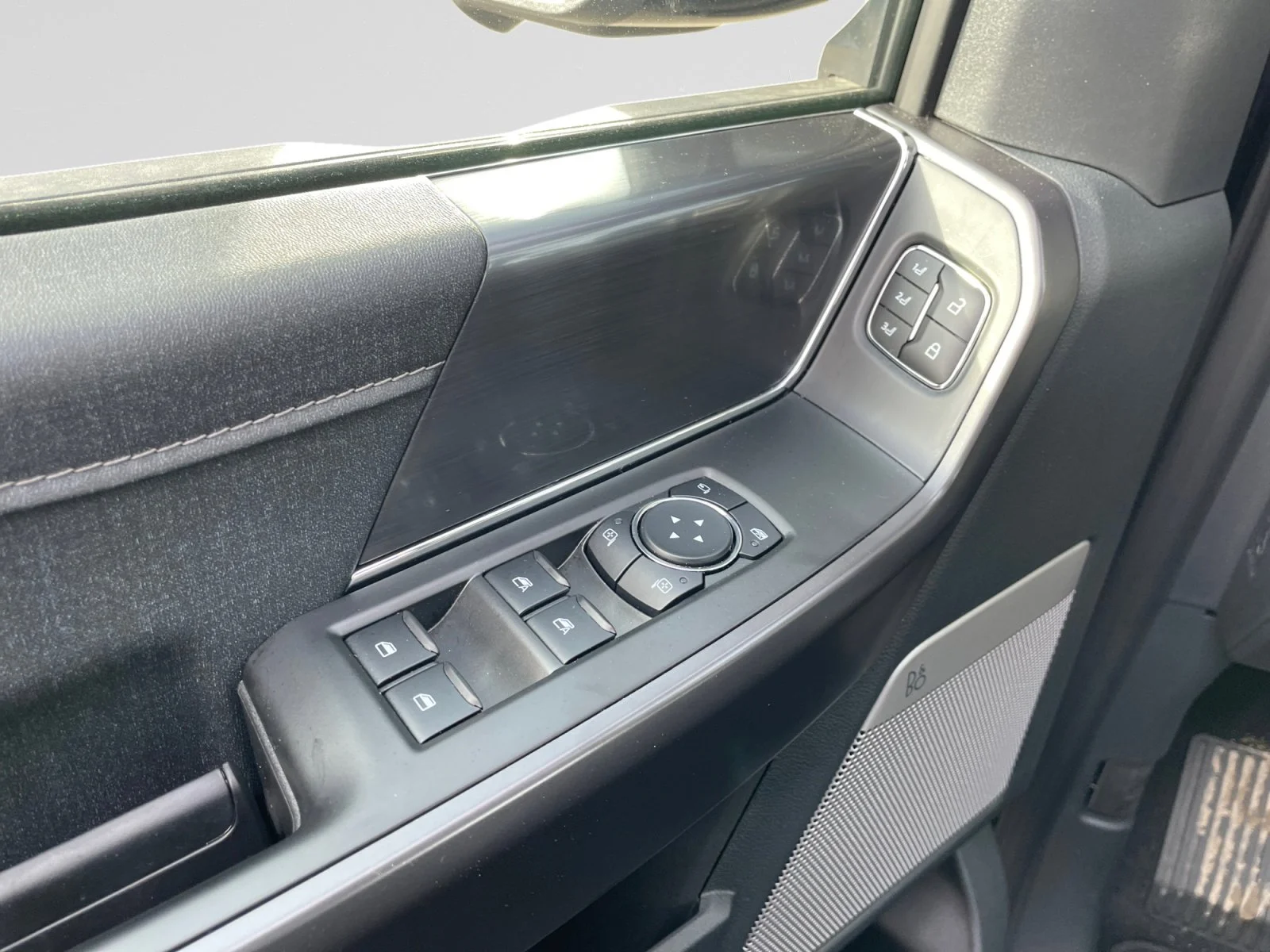 New 2026 Antimatter Blue Metallic Ford Lariat image 12