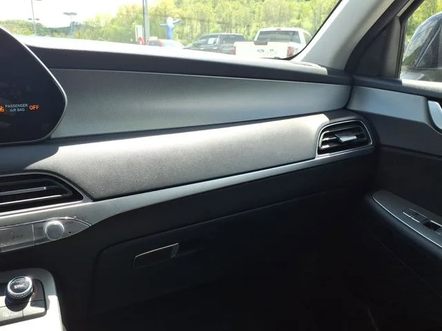 Used 2021 White Hyundai SEL image 22