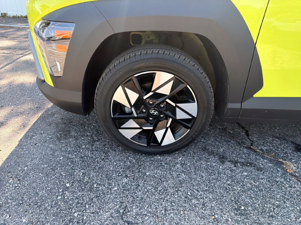 Used 2024 Neoteric Yellow Hyundai SEL image 30