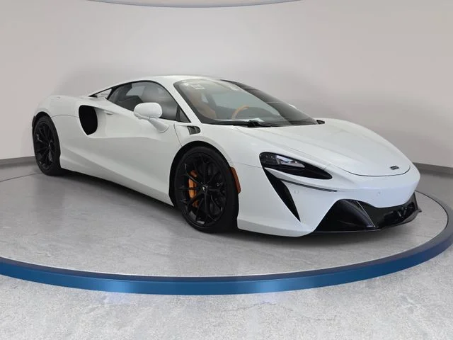Used 2023  McLaren TechLux image 3