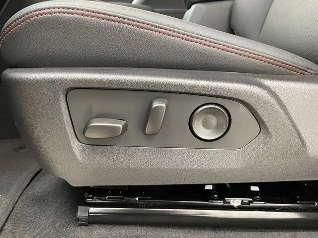 2026 Chevrolet Colorado Z71 - Photo 10