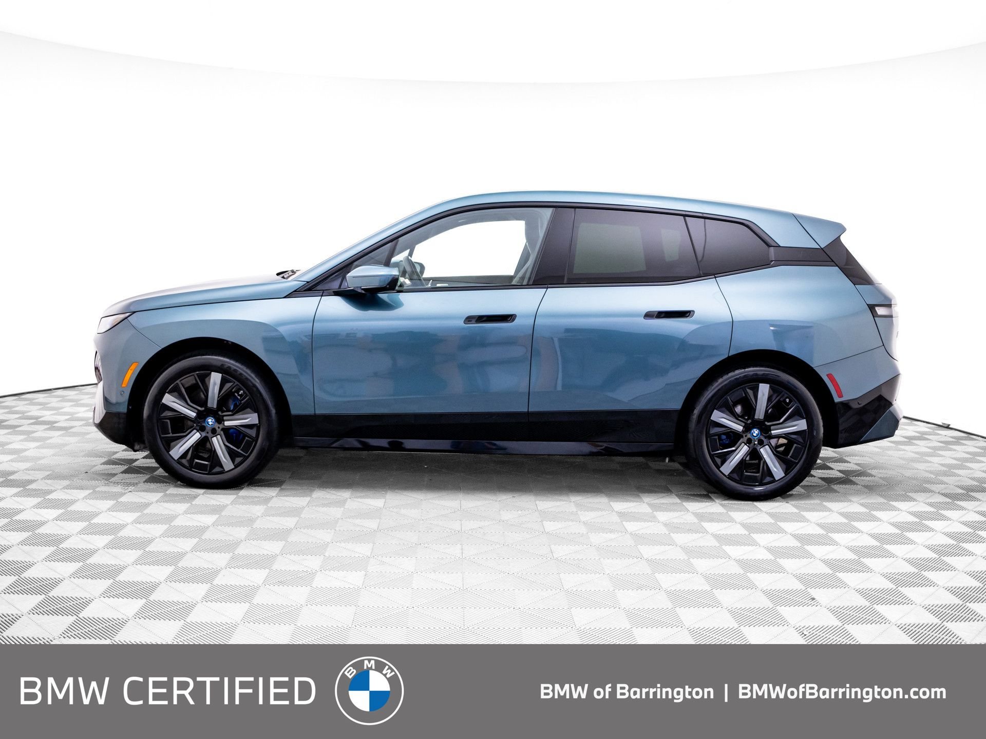 Used 2024 BMW iX Base with VIN WB523CF02RCN04825 for sale in Barrington, IL