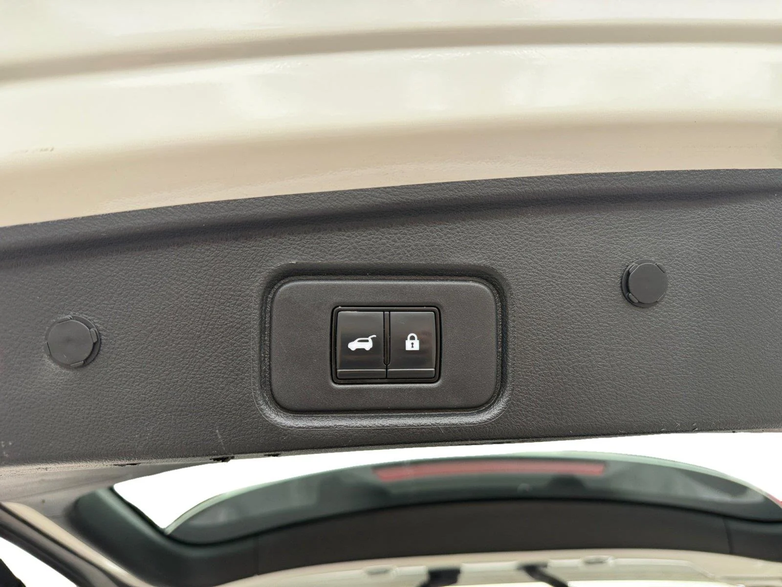 Used 2023  Nissan Platinum image 26