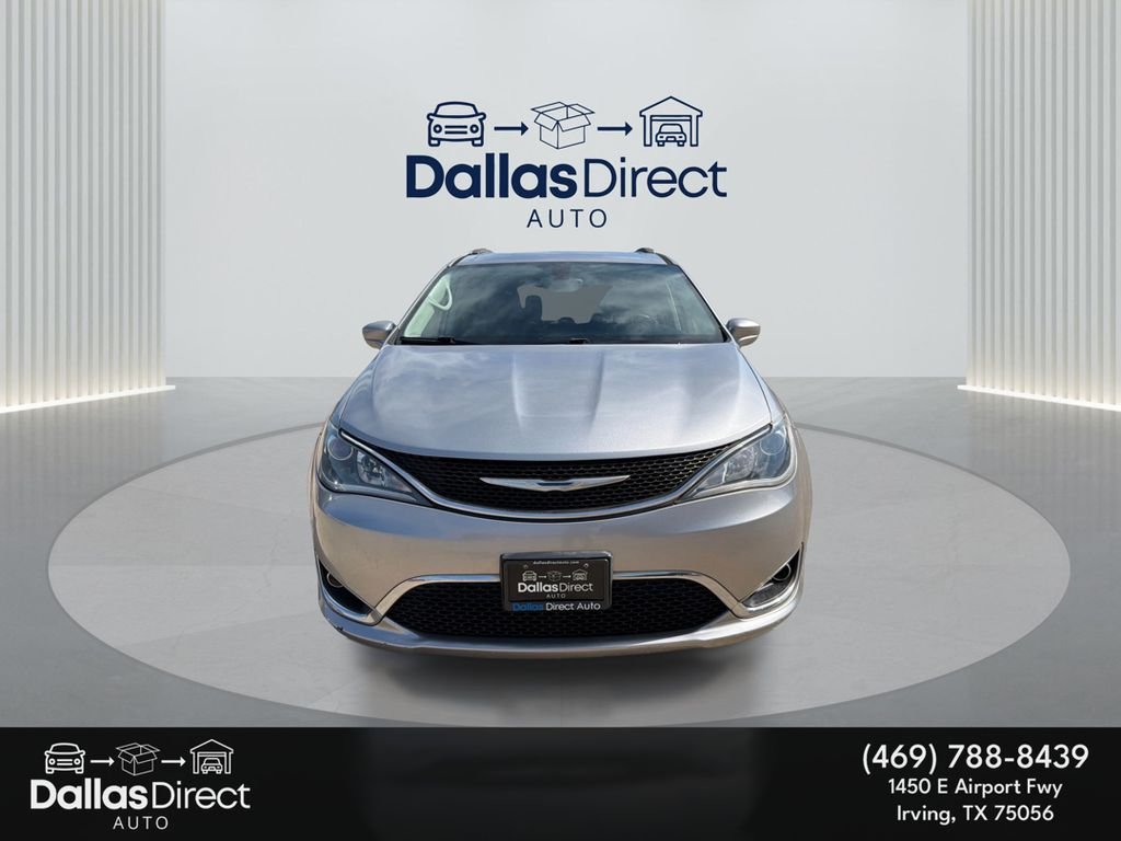 Used 2018 Billet Silver Metallic Clearcoat Chrysler Touring L image 3