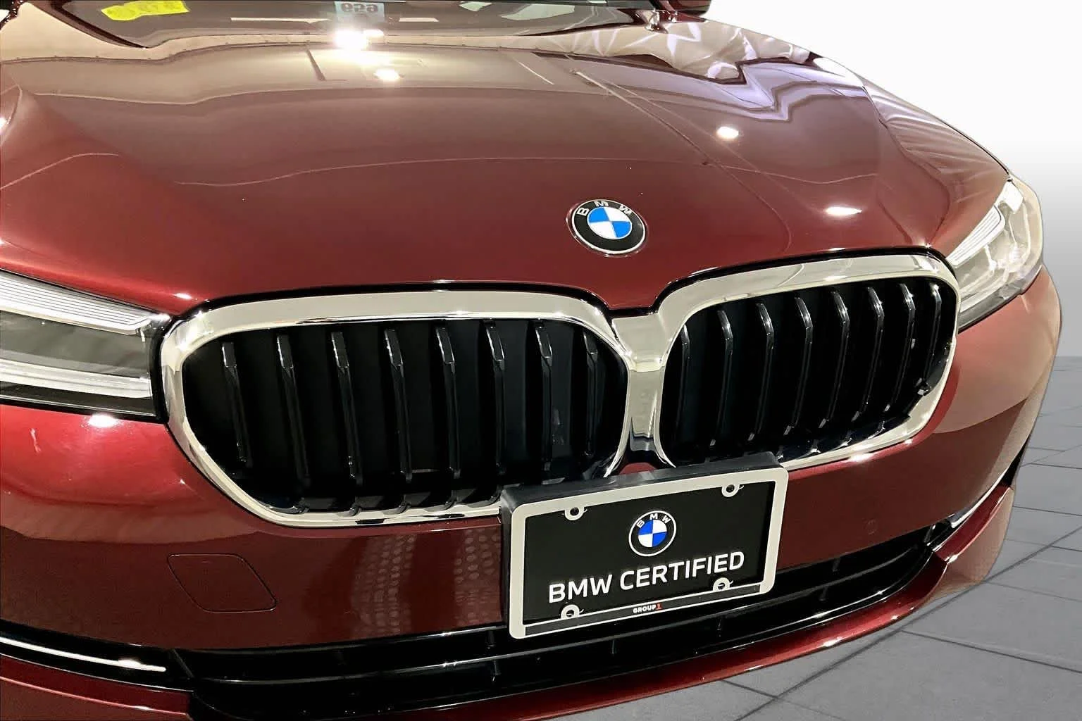 Used 2023 Aventurin Red Metallic BMW 530i xDrive image 31