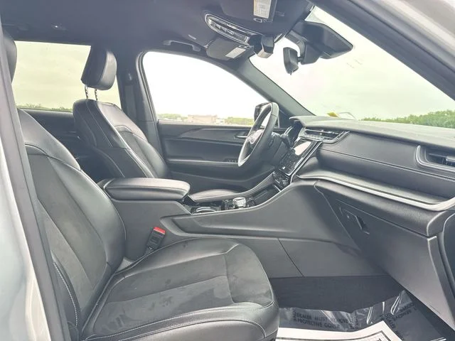 Used 2023 Silver Jeep Altitude image 24